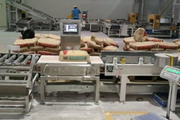 檢測涂料重量不達標自動(dòng)剔除客戶(hù)使用現場(chǎng)